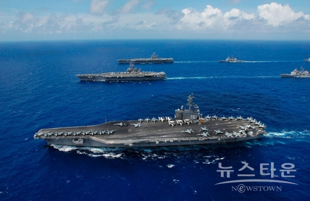 미국의 항공모함 로럴드 레이건- USS Ronald Reagan, CVN-76 / 사진 : 위키피디아