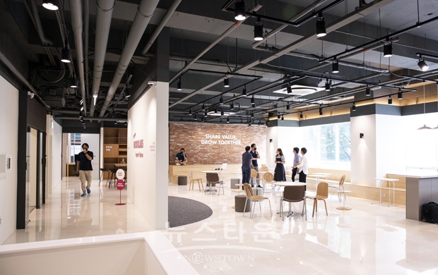 강남에 개소한 모두의연구소 K-디지털 플랫폼
