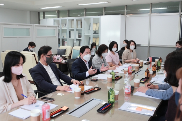 마석고등학교를 방문한 주광덕 남양주시장
