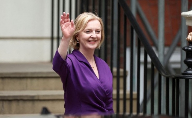 보리스 존슨(Boris Johnson) 총리의 후임으로 선출된 리즈 트러스(Liz Truss, 47, 여성) 신임 총리 전 외무장관 / 사진 : 비비시 방송 뉴스 비디오 캡처