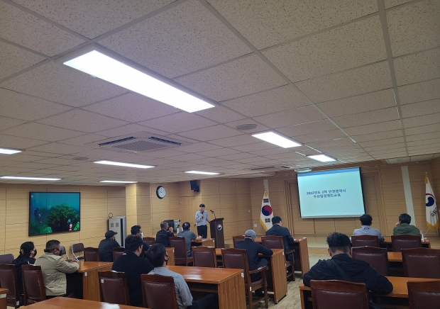 강릉원주대학교 해양과학교육원에서 부유생물 현미경 관찰