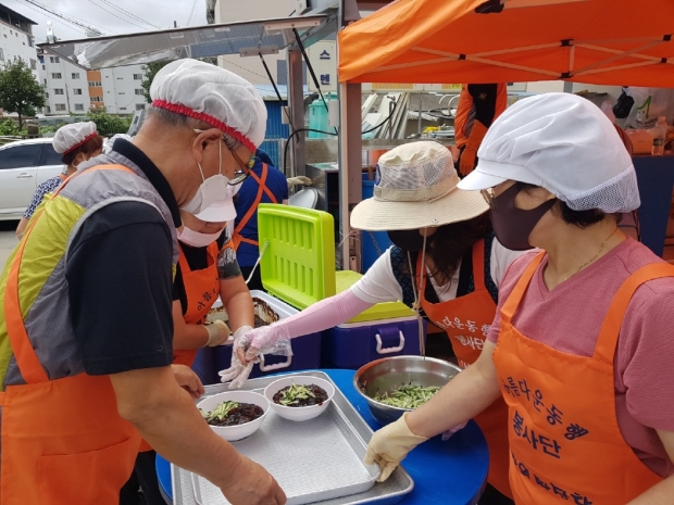 사랑의 짜장차, 오천무료급식