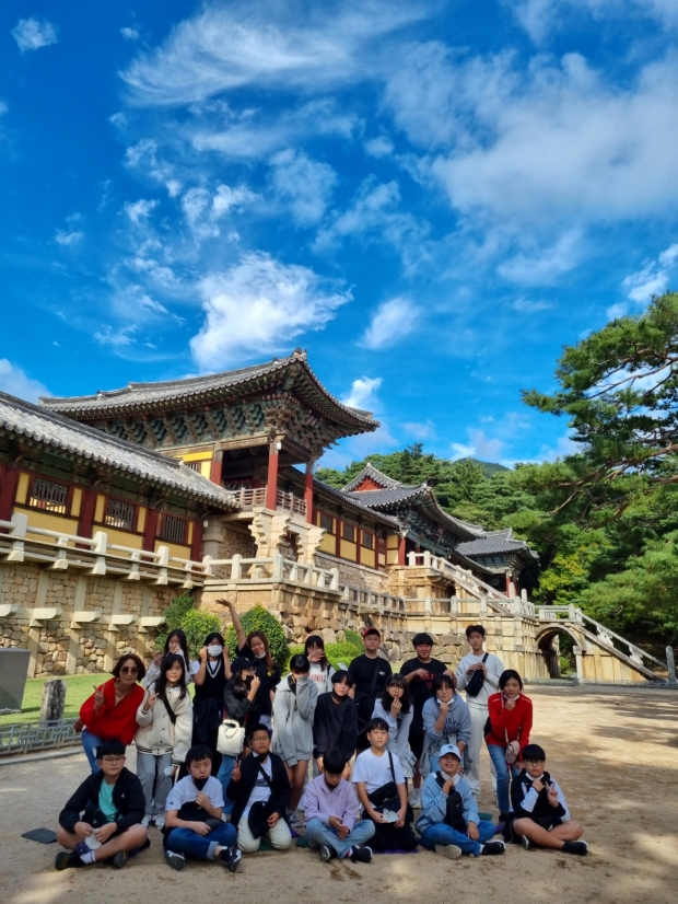 충북 충주 남산초등학교 수학여행단 180여 명이 지난 21일부터 23일까지 2박 3일 일정으로 경주를 찾은 모습.