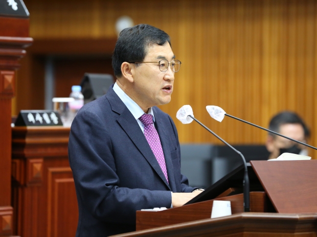 주낙영 경주시장이 지난달 28일 개최된 제272회 경주시의회 제2차 정례회에서 시정연설을 통해 2023년도 시정방향을 밝히고 있다