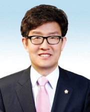 원태경 신임 촌장