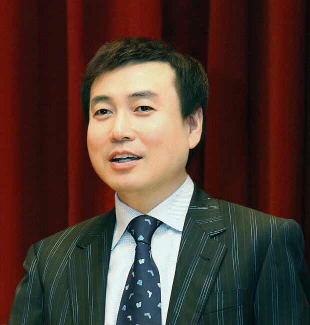 휴젤, 차석용 회장