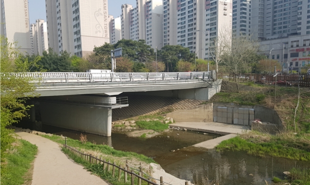 인천시 부평구 굴포천 굴포4교