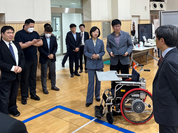 휴림로봇 AI 자율주행 휠체어 설명회