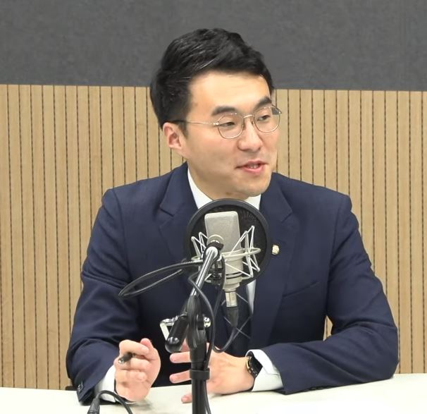 김어준 뉴스공장에 출연한 김남국 / 유튜브 캡처