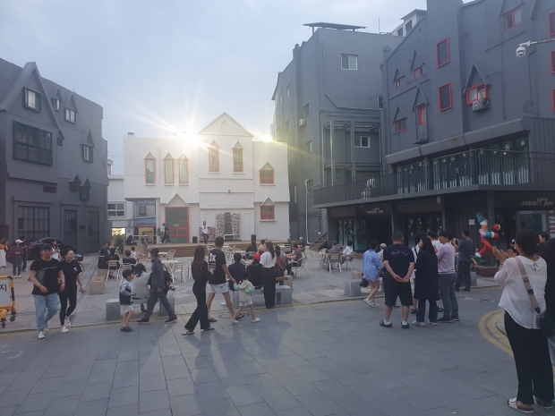 포차거리 버스킹 공연
