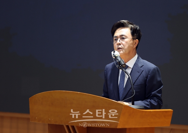 김태흠 충남도지사 민선8기 출범 1주년 기자회견