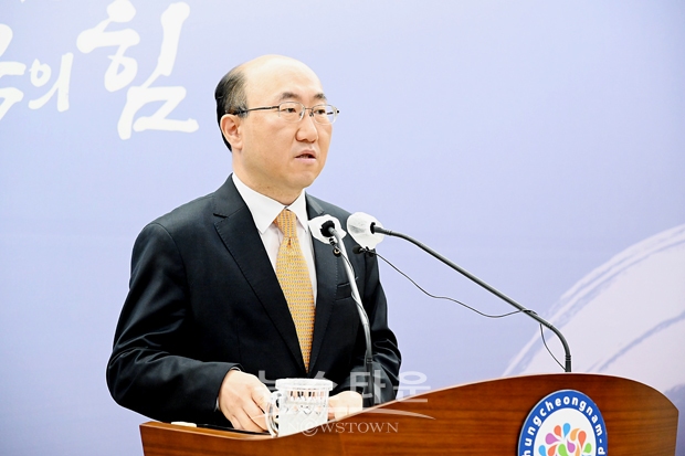 김기영 행정부지사가 6월 27일 충남도청 프레스센터에서 기자회견을 열고, 다음 달 1일자 하반기 4급 이상 간부공무원 정기인사를 발표했다.