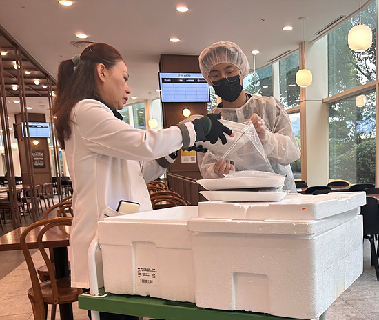 창원시가 수산물에 대한 방사능 검사로 안전 확보에 나섰다(사진=창원시)