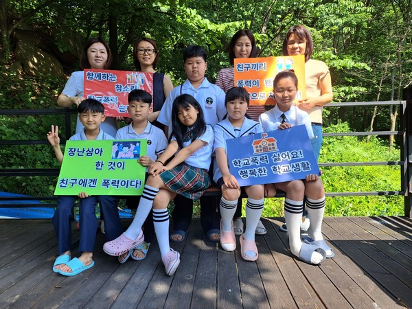 남양주시 본선진출 학생들과 학부모들 기념 단체사진(