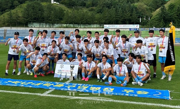 선문대학교 축구부가  7월 17일 강원도 태백종합운동장에서 개최된 2023년 제18회 1,2학년 대학축구연맹전 태백산기 결정전에서 광주대를 맞아 2대 0으로 승리하며 우승을 차지했다.