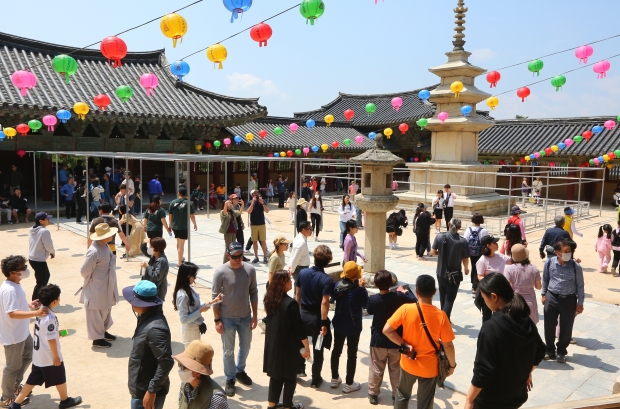 관광객들로 붐비는 경주 주요 유적지·관광지 모습