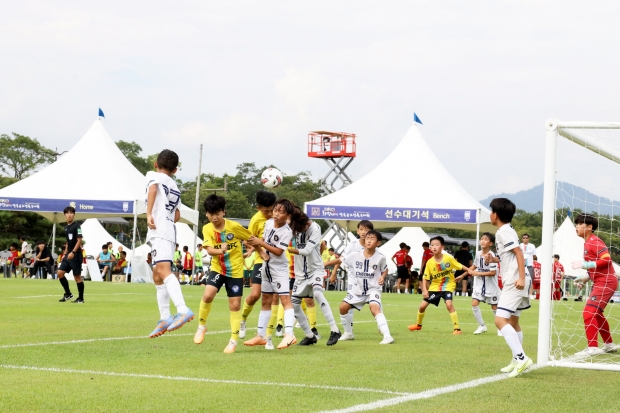 12일 축구공원에서 열린 경주화랑FC 대 천안축구센터와 경기