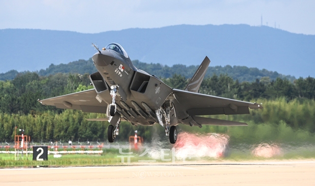국산전투기 KF-21