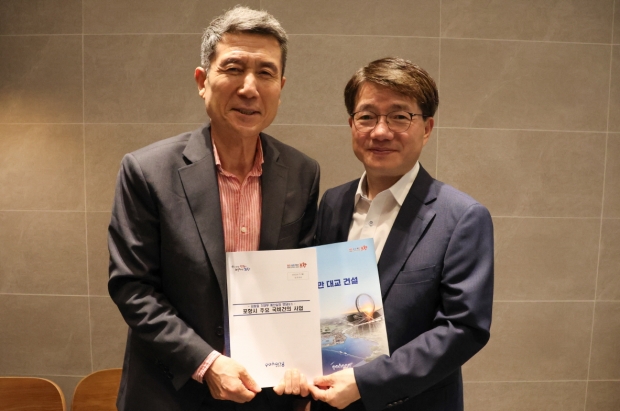 지난 8월 7일 기재부 김동일 예산실장(우측)과의 면담