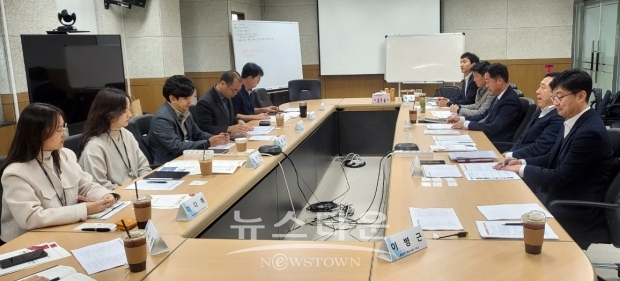 충청남도가 2월 1일 장진원 해양수산국장 등 해수국 직원들이 부산 소재의 해양수산 분야 정부연구기관인 한국해양수산개발원(KMI), 한국해양과학기술원(KIOST), 국립수산과학원을 방문해 상생협력 방안을 모색했다.