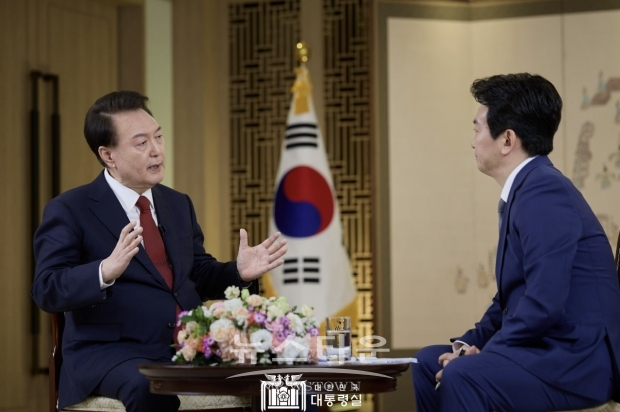 KBS신년대담을 진행하고 있는 윤석열 대통령/대통령실