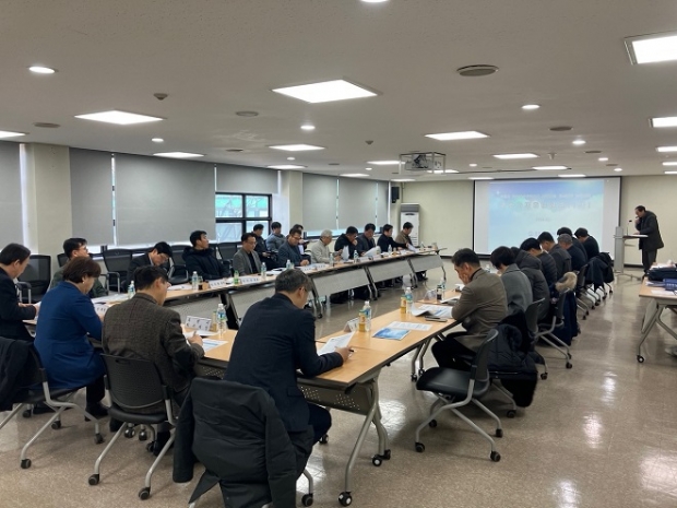 전문가 자문단 회의 진행 모습