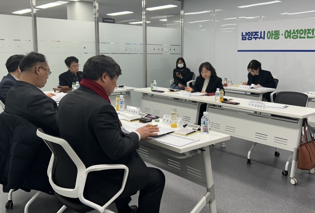 제안발표하고 있는 공모 참여기관
