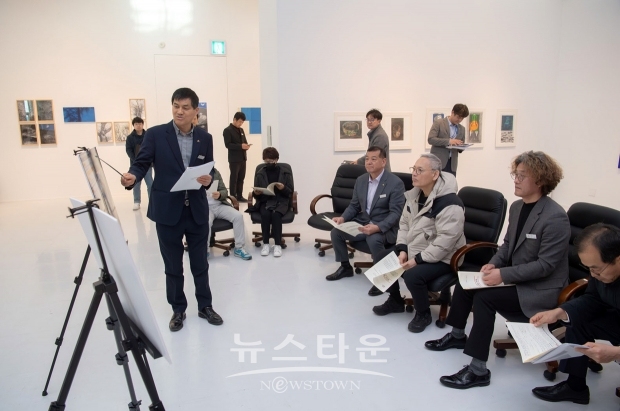 공주시가 유인촌 문화체육관광부 장관에게 주요 현안 사업의 원활한 추진을 위해 적극적인 지원을 요청했다. 시는 웅진동 공주문화관광지 부지 일원에 웅진백제문화촌 조성과 더불어 (가칭)백제문화 예술의 전당을 건립할 계획이라고 설명했다.