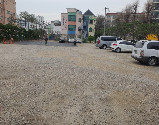 작전성당 주차장 모습