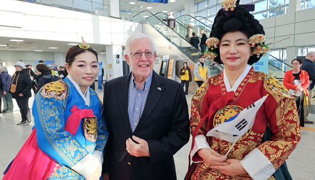 지난 3월 8일 인천항 크루즈터미널로 입항한 리비에라호 승객