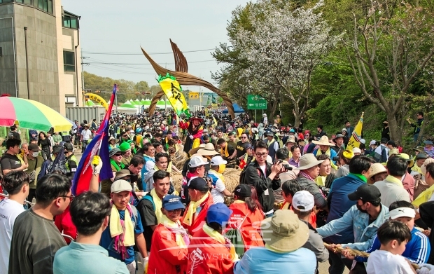 줄나가기와 줄다리기 행사