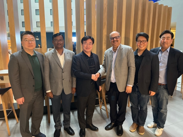 뭄바이도시개발청 도시계획 대표 Dr. Shankar Deshpande 및 월드스마트시티포럼 Peter Chun의장과 Oxygen Summit 양해각서 체결 관련 협의