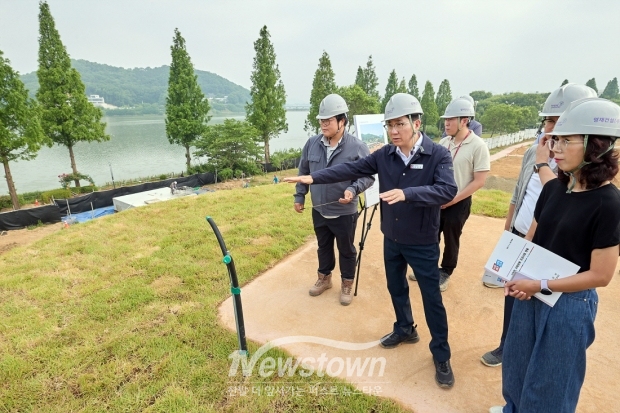 박경귀 아산시장 ‘신정호 지방정원 조성 사업’ 현장 점검