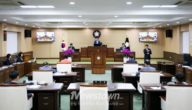 청양군의회 제300회 제1차 정례회 제2차 본회의