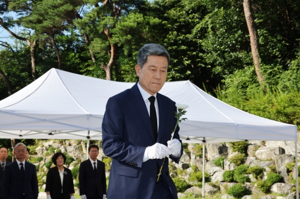 충혼탑 참배.