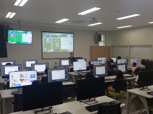 지난 10일 건천초등학교 4학년 학생들을 대상으로 메타버스 플랫폼을 이용한 도로명주소 디지털 교과서 교육을 실시했다