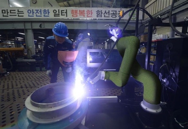 암호화 모듈 스위치가 적용된 뉴로메카의 용접 자동화 로봇