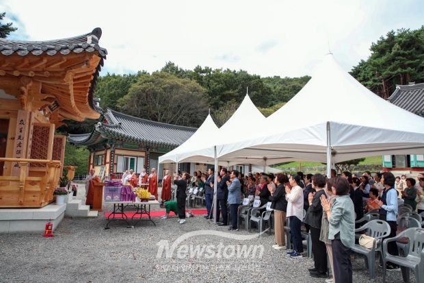 당진 영탑사 금동비로자나불삼존좌상 이운(移運) 및 봉안식