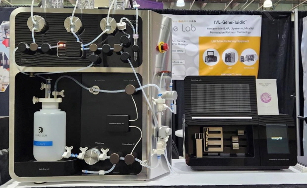 인벤티지랩 BPI 2024 (좌) HANDYGENE GMP (우) HANDYGENE Lab 전시 사진