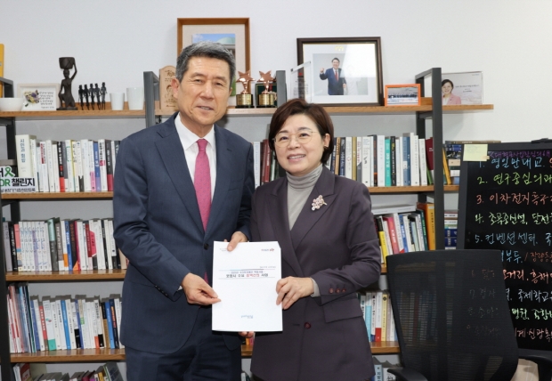 김정재 의원을 만난 이강덕 시장