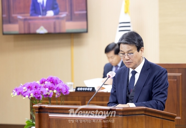 김돈곤 청양군수가 12월 9일 청양군의회 제306회 제2차 정례회 제7차 본회의에서 시정연설을 통해 2025년도 본예산의 주요 내용과 군정 운영 방향을 밝혔다.