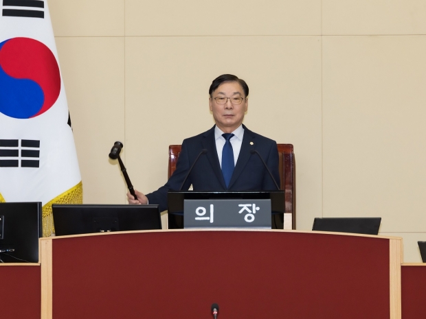 김병전 부천시의장이 개최사를 전하고 있다.