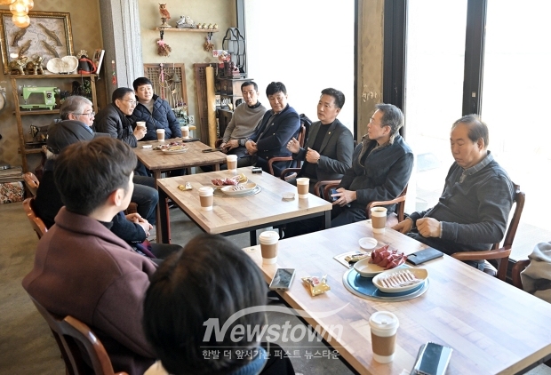 공주시의회 임달희 의장, 공주시기자협회 차담회
