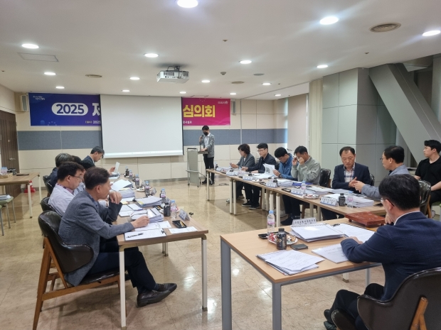 포항시는 2025년도 제2회 도로관리심의회를 22일 시청 연오세오실에서 개최했다.