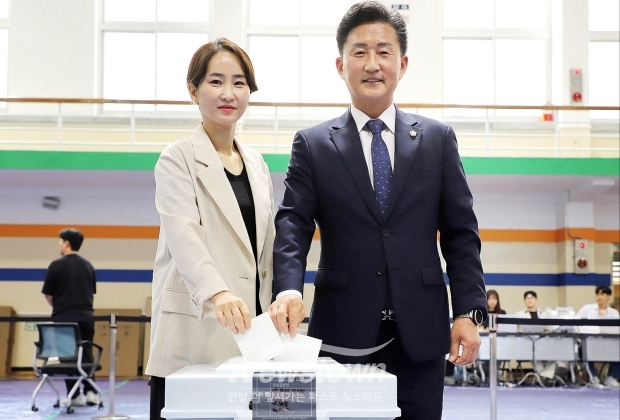 공주시의회 임달희 의장 제21대 대통령 선거 사전투표 실시