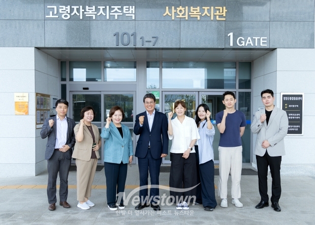 지난 7월 2일 조국혁신당 정춘생 국회의원이 국회 보좌관 3명과 함께 청양 고령자복지주택을 찾아 통합돌봄 시스템 구축 과정과 체계적인 복지서비스 전달 시스템을 청취하고 시설을 직접 둘러봤다. 이 자리에는 민간 돌봄커뮤니티 관계자 5명도 참석해 현장의 생생한 목소리를 함께 공유했다.