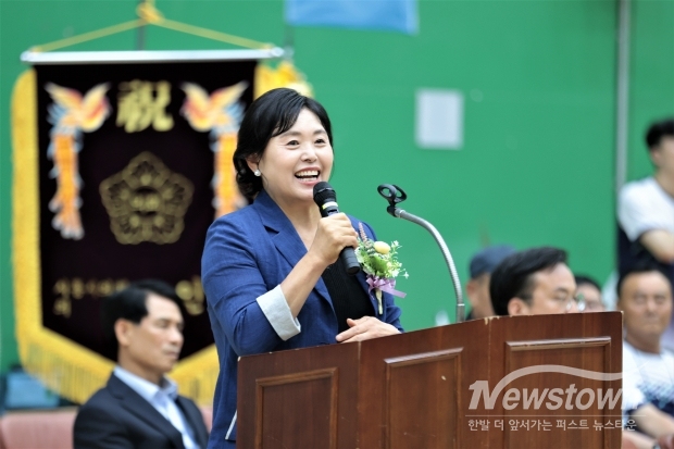 오인열 의장은 취임 1주년을 맞아 “시민 중심의 정책 발굴, 지역 균형 발전을 위한 입법 활동, 청렴 정책 강화”를 핵심 성과로 꼽으며, “전반기의 정책을 보완·발전시키고 실천적 성과를 통해 제9대 의회를 아름답게 마무리하겠다”고 포부를 밝혔다. /시흥시의회