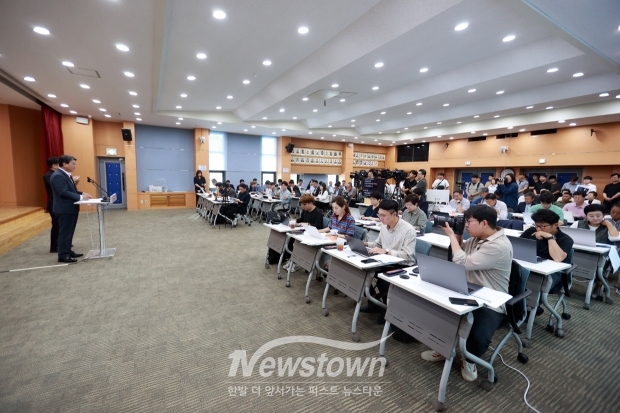 김돈곤 청양군수 지천댐 건설과 충남도 예산 삭감 관련 기자 브리핑