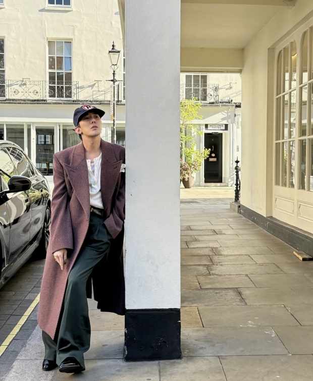 G-Dragon SNS