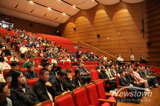 ​김해시 2025 장애인근로자 노래자랑/사진 김국진기자​